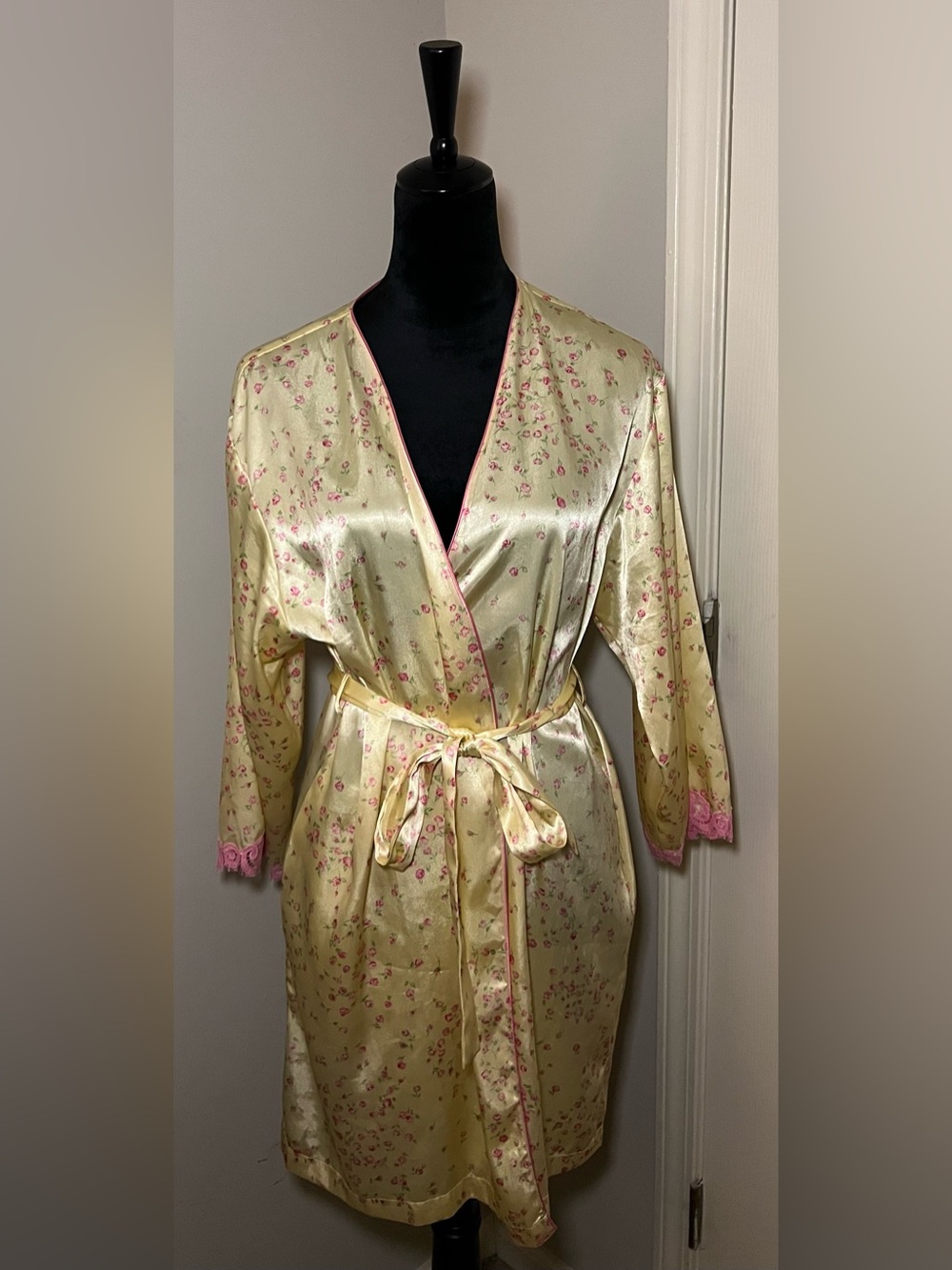 Oscar de la Renta Pink Label Robe M Yellow Pink Floral Wrap Tie Belt Lace Cuffs